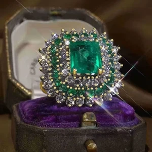 Festive Beautiful Green Synthetic Zircon Ring with Accents Size 7 - Picture 1 of 2