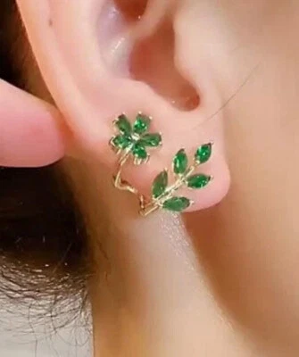 Orejeras con tachuelas de cristal hoja de flor verde Foto 1 de 4