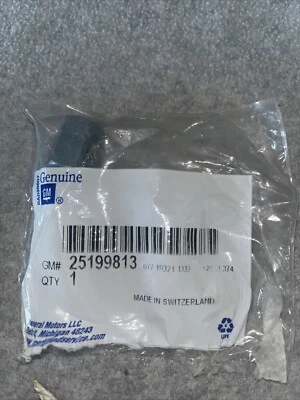 Conector de tubo de alimentación de refrigerante turbocompresor 25199813 para Buick Chevrolet Cruze 1,4 L Foto 1 de 2