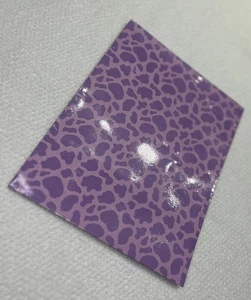 Carpeta impresión leopardo morado - Imagen 1 de 3