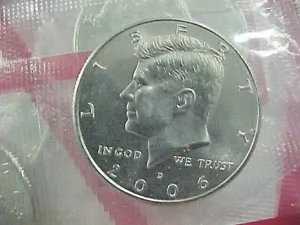 2006 D KENNEDY HALF DOLLAR FROM MINT SETS BU IN CELLO - Picture 1 of 3
