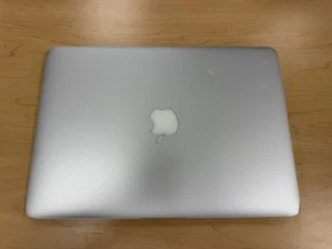 13" MacBook Air 1.8 GHz i5 8GB RAM / No SSD / NO Battery - Picture 1 of 12