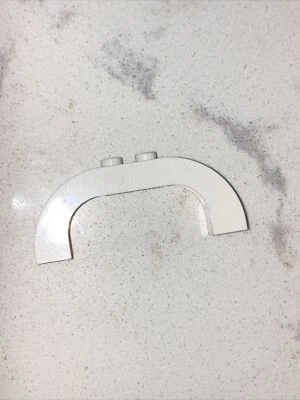 Lego 1 White 1x6x2 Curved Arch, Two Studs, 6183 (028-162) - Image 1 of 4