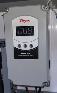 Dwyer TSW-150 WP Single Stage Digital Temperature Switch, 90 to 255 VAC - Picture 1 of 4