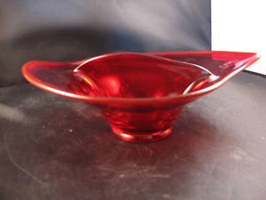 Cuenco dividido de caramelo de vidrio rojo rubí de Viking  - Imagen 1 de 2