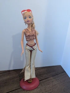 NICE! MATTEL BARBIE 2002 MY SCENE KENNEDY DOLL w/ ORIGINAL EARRINGS & OUTFIT - Picture 1 of 9