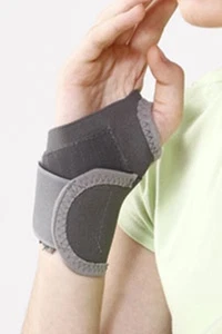 Tynor Wrist Brace with Thumb with Extra grip Extra porous Size Universal - Picture 1 of 2