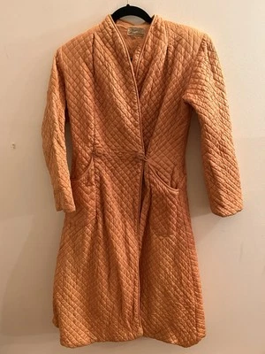 De Colección Elegante Acolchado Talla 14/M Rosa Barbizon Lounge at East Bata Rayón Satinado # 8046 Foto 1 de 4