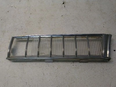 Driver Signal Trim ans Lens only for 1973 Cadillac Calais  Foto 1 de 4