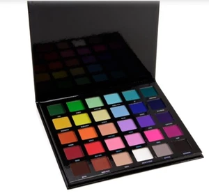 Blend Bunny Cosmetics Blends 30 Pan Eyeshadow Eye Palette New In Box - Picture 1 of 2