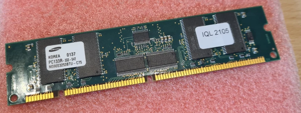 M390S3253BTU-C75 RAM Samsung 256MB PC133 133MHz ECC Registered 168-Pin DIMM - Image 1 of 1