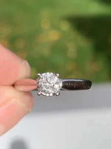 Anillo de compromiso solitario de diamantes de 3/4 quilates de oro blanco de 9 quilates, 9K 375 - Imagen 1 de 8