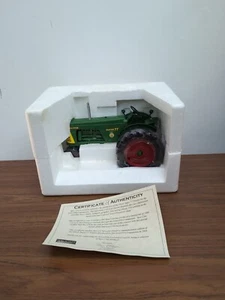 1/16 Spec Cast Oliver Super 77 Tractor With Narrow Front, 2004 Iowa FFA - Picture 1 of 2