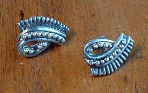 Castillio Silver Earrings, 14g, stamped, one screw stem needs repair, beautiful - Picture 1 of 8