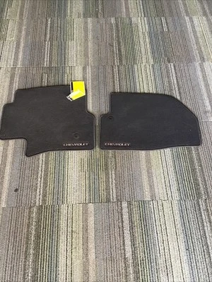 Alfombrillas delanteras 21-23 Chevrolet Tahoe High Country GM 84366968 negras OEM Foto 1 de 4