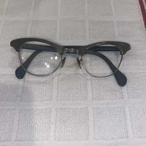 Gafas grises American Optical de colección falta una lente 5 1/2 1/0 12 kgf BR 22 - Imagen 1 de 8