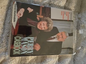 THE PERRY MASON CASEBOOK RAYMOND BURR BARBARA HALE BY DAVID MARTINDALE 1991 - Picture 1 of 9