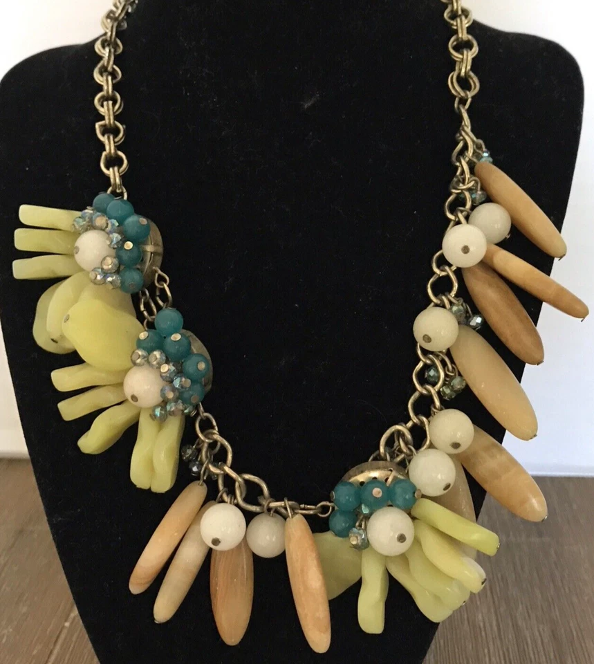 Collar único e impresionante Coldwater Creek piedras llamativo (23,5" en total) Foto 1 de 1