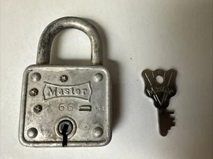 Vintage Lucchetto Metal Master Lock Co. # 66 - 51 con chiave, Made in USA. funziona #2 - Foto 1 di 6
