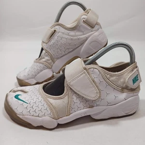 Nike Air Rift Donna Split Toe Trainer 2009 Modello Raro - Bianco - Taglia 6.5 UK - Foto 1 di 22