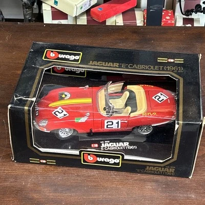 BBURAGO BURAGO 1:18 3026 JAGUAR E TYPE CABRIOLET 1961 RALLY #21 RED MIB - Immagine 1 di 4