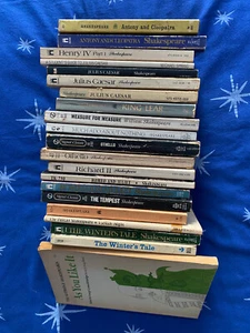 William Shakespeare 21 book lot, plays, vintage paperbacks, various publishers - Picture 1 of 1