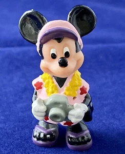 Disney Mickey Mouse Hawaii Tourist 2" PVC Figure - Picture 1 of 6
