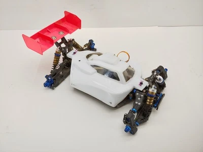 Team Associated RC8B3 1/8 Nitro Buggy 4x4 Roller Rolling Chassis Used Dirty - Image 1 of 4