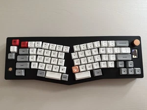 EPOMAKER Alice 66 Bluetooth 5.0 / USB / 2.4Ghz Mechanical Keyboard - Picture 1 of 6