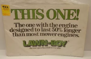Vintage 1980er RASENJUNGE Rasenmäher doppelseitig Kartonschild Werbeset - Bild 1 von 2