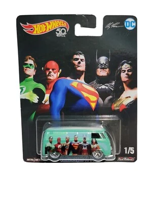 Autobús de panel Hot Wheels Volkswagen T1 DC Superheroes  Foto 1 de 3