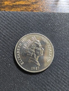 NEW ZEALAND 1 DOLLAR 1987 National Parks Centennial - Picture 1 of 4