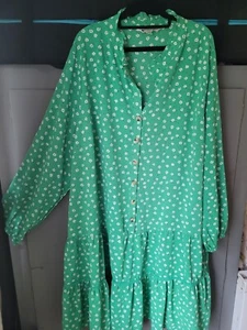 Grün-weiß geblümtes Hängerchen Kleid mit langen Ärmeln von Yumi - Bild 1 von 5
