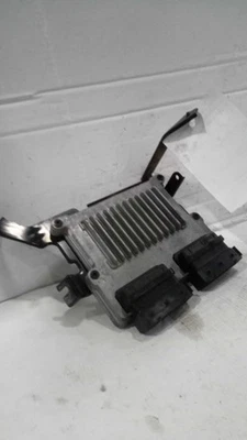 Módulo de control del motor usado (ECM) se adapta a: módulo de control electrónico Kia Sorento 2015 Foto 1 de 4