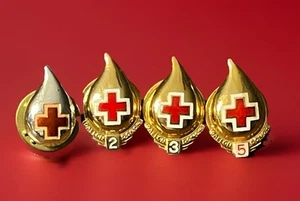 Vintage LOT of 4 American Red Cross #2,3,5 Gallon Pins And One Regular Donor Pin - Picture 1 of 2