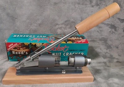 Vtg Reed’s Rocket Nut Cracker Model 816 USA Made Pecan Walnut Almond Orig. Box - Image 1 of 4