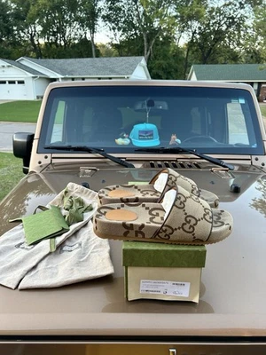 Toboganes Gucci para hombre Foto 1 de 4