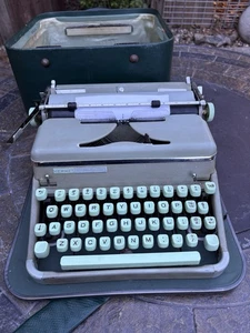 VINTAGE 1960's HERMES 3000 TYPEWRITER SEAFOAM GREEN WITH CASE For Parts - Picture 1 of 19
