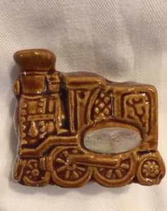 Vintage Brown Glazed Small Train Engine Toothpick Holder - Rock City Made Japan - Imagen 1 de 6