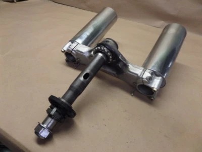 Yamaha V Star 650 XVS650 2006 triple árbol inferior/vástago/protectores de horquilla  Foto 1 de 4