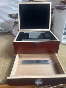 Cedar Humidor 10 X 8 X 6.25 NIB Brothers Of The Leaf ! - Picture 1 of 17