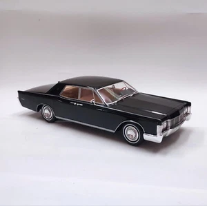BOS model 1/18 LINCOLN CONTINENTAL SEDAN 1968 black - Picture 1 of 7