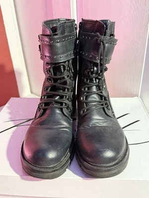 Mustang Boots Size 38 - Image 1 of 4