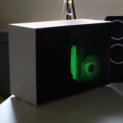 Gaming PC ITX SFF RTX 5070 32GB DDR5 Ryzen 7 9800X3D 9L 1TB Nvme W11 Pro Wifi - Image 1 of 4