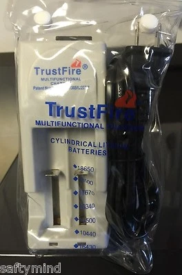 Brand New  TR-001 Dual Battery Charger 18650, 18500, 18350,17670, 16340 - Image 1 of 4