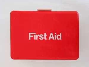 VINTAGE - BOOTS - FIRST AID KIT - BOX AND CONTENTS - VERY GOOD CONDITION - Picture 1 of 4
