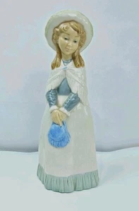 NAO by Lladro Girl with Bonnet Figurine 1982 Daisa Spain Porcelain Collectible - Picture 1 of 6