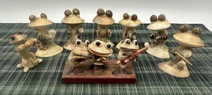 Vintage Sea Shell Frogs Musicians Band Shell Hand Crafted Googly Eyes Souvenir - Picture 1 of 6