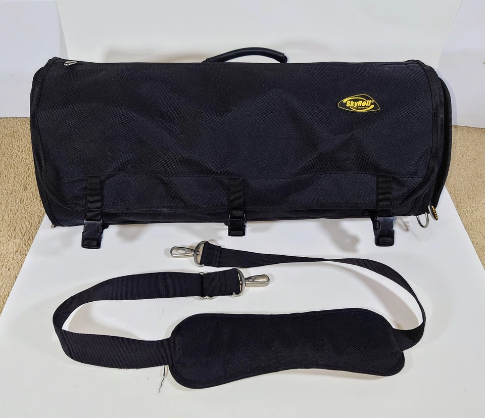 Bolsa de viaje tubular Sky Roll negra y equipaje negro. Limpio en muy buen estado Foto 1 de 4