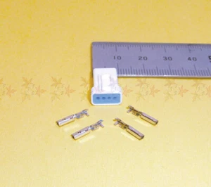 1 x GENUINE 4 way JST FEMALE Receptacle 04R & 4 sockets JWPF JAPAN SOLDERLESS - Picture 1 of 5